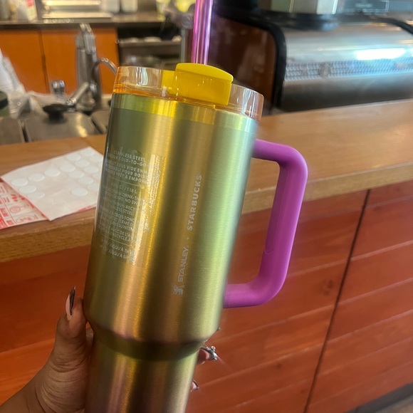 Stanley X Starbucks Summer Sunset Gradient
40oz Tumbler Quencher NWT - Picture 2 of 5
